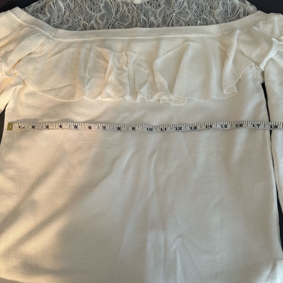 Elegant lightweight cream sweater with lace top. New without tags. S - Picture 3 of 9